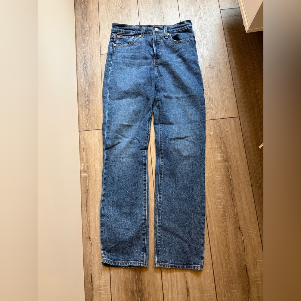 Levi’s Wedgie Straight Size 26